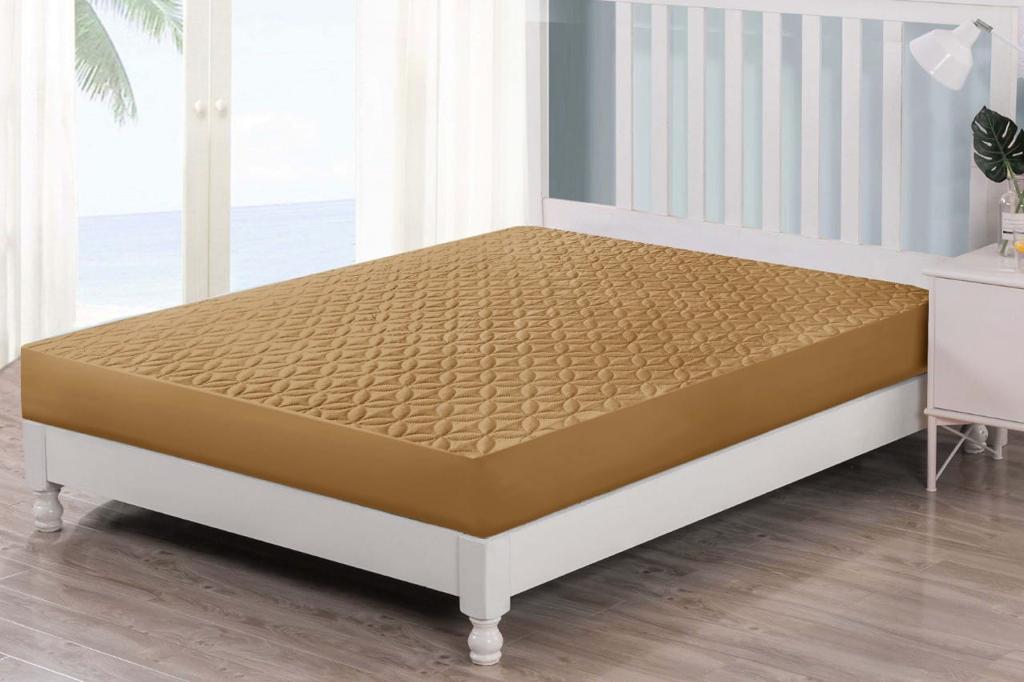 Quilted ultrasonic waterproof mattress protector