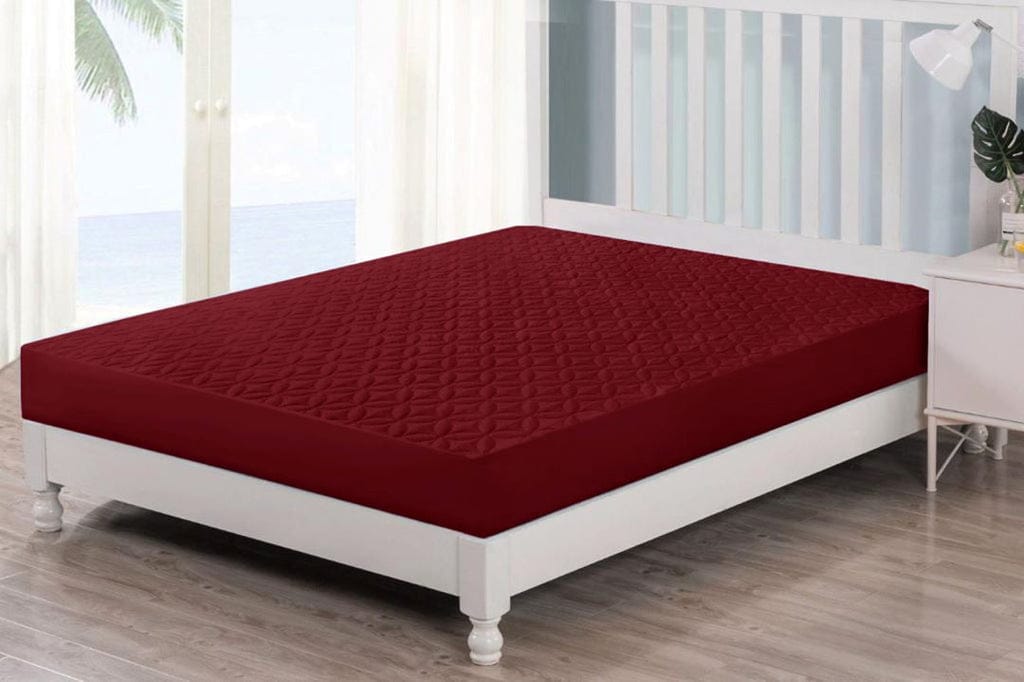 Quilted ultrasonic waterproof mattress protector